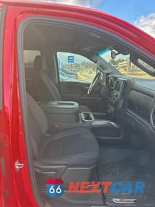 Piąte zdjęcie samochodu w środku: 2021 CHEVROLET SILVERADO K1500 LT TRAIL BOSS VIN:3GCPYFED3MG246645 - miniatura