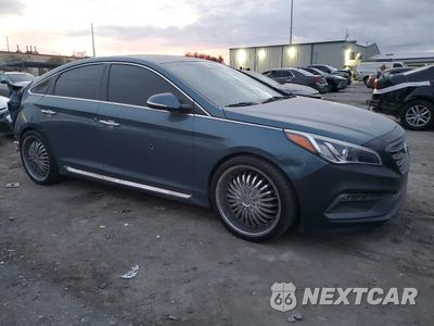 Czwarte zdjęcie samochodu z boku: 2016 HYUNDAI SONATA SPORT VIN:5NPE34AF2GH425577 - miniatura