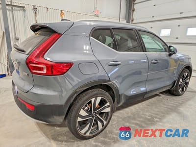 Trzecie zdjęcie samochodu z tyłu: 2023 VOLVO XC40 ULTIMATE VIN:YV4L12UA2P2071527 - miniatura