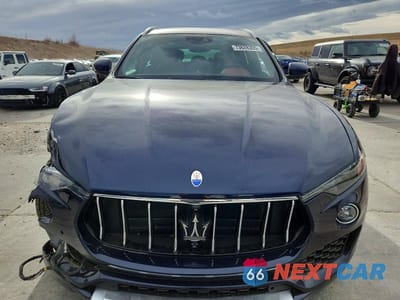 Piąte zdjęcie samochodu w środku: 2017 MASERATI LEVANTE S SPORT VIN:ZN661YUS5HX234962 - miniatura