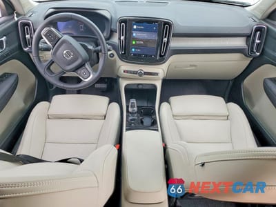 Zdjęcie 8 z 14 samochodu: 2025 VOLVO XC40 PLUS VIN:YV4L12UC5S2609227 - miniatura