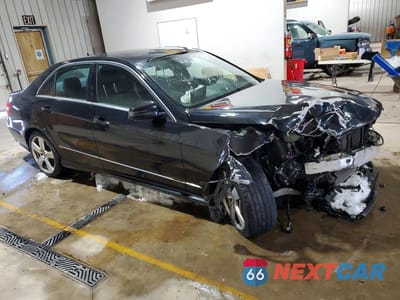 Czwarte zdjęcie samochodu z boku: 2011 MERCEDES-BENZ E 350 4MATIC VIN:WDDHF8HB7BA419102 - miniatura