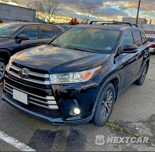 Drugie zdjęcie samochodu z przodu: 2019 TOYOTA HIGHLANDER XLE VIN:5TDJZRFH7KS599622 - miniatura