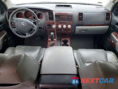 Zdjęcie 8 z 12 samochodu: 2011 TOYOTA TUNDRA CREWMAX SR5 VIN:5TFEY5F19BX114181 - miniatura