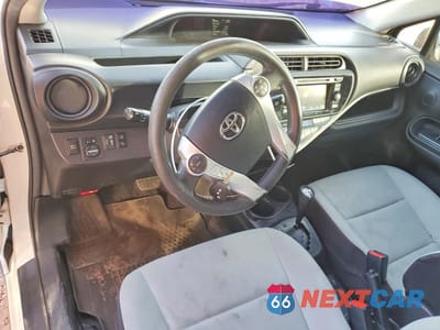 Zdjęcie 8 z 12 samochodu: 2017 TOYOTA PRIUS C VIN:JTDKDTB36H1592032 - miniatura