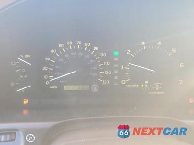 Zdjęcie 9 z 13 samochodu: 2000 LEXUS LX 470 VIN:JT6HT00WXY0082627 - miniatura