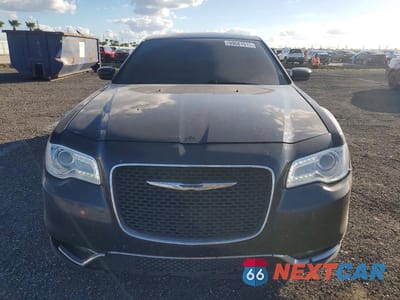Piąte zdjęcie samochodu w środku: 2016 CHRYSLER 300 LIMITED VIN:2C3CCAAG0GH273763 - miniatura