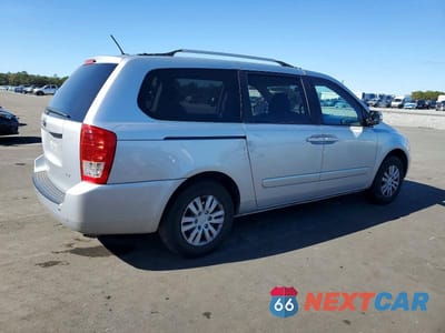 Trzecie zdjęcie samochodu z tyłu: 2011 KIA SEDONA LX VIN:KNDMG4C7XB6375181 - miniatura