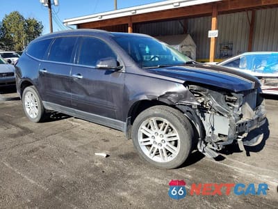Czwarte zdjęcie samochodu z boku: 2015 CHEVROLET TRAVERSE LT VIN:1GNKRGKD1FJ124652 - miniatura