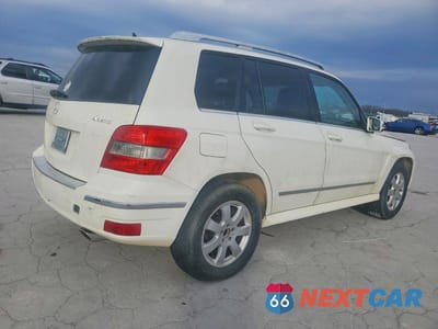 Trzecie zdjęcie samochodu z tyłu: 2010 MERCEDES-BENZ GLK 350 4MATIC VIN:WDCGG8HB1AF424150 - miniatura