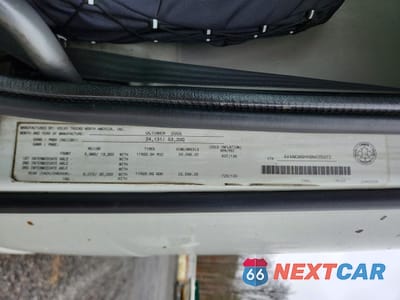 Zdjęcie 10 z 10 samochodu: 2006 VOLVO VN VNL VIN:4V4NC9GH46N425072 - miniatura