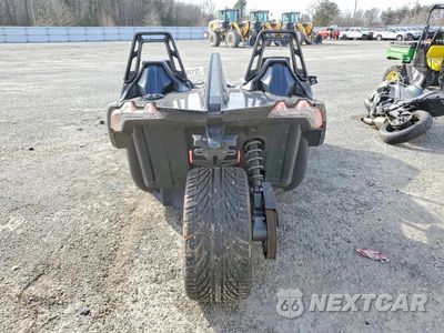 Czwarte zdjęcie samochodu z boku: 2017 POLARIS SLINGSHOT VIN:57XAASFA0H8121564 - miniatura