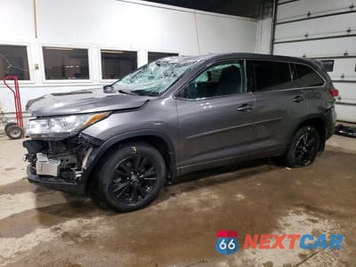2018 TOYOTA HIGHLANDER LE 5TDBZRFH5JS870454 - główne zdjęcie licytacji z USA - miniatura