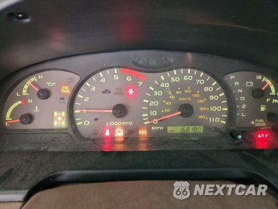 Zdjęcie 9 z 12 samochodu: 2002 TOYOTA SEQUOIA SR5 VIN:5TDBT44A72S061985 - miniatura
