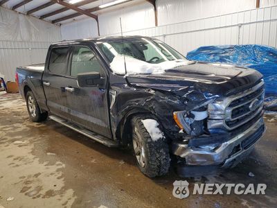 Czwarte zdjęcie samochodu z boku: 2023 FORD F150 SUPERCREW VIN:1FTFW1E52PFA88933 - miniatura