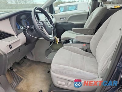 Zdjęcie 7 z 13 samochodu: 2018 TOYOTA SIENNA LE VIN:5TDKZ3DC0JS945758 - miniatura