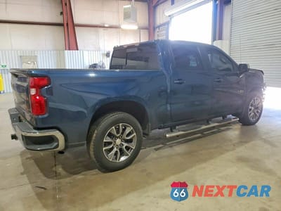 Trzecie zdjęcie samochodu z tyłu: 2019 CHEVROLET SILVERADO C1500 LT VIN:1GCPWCED2KZ301040 - miniatura