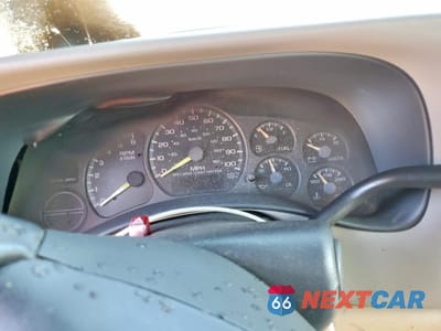 Zdjęcie 9 z 13 samochodu: 2001 GMC YUKON XL C1500 VIN:3GKEC16T01G259531 - miniatura