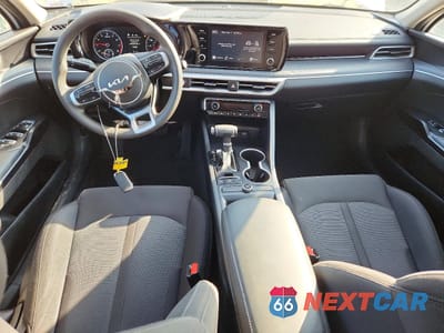 Zdjęcie 8 z 14 samochodu: 2023 KIA K5 LXS VIN:5XXG14J24PG203615 - miniatura