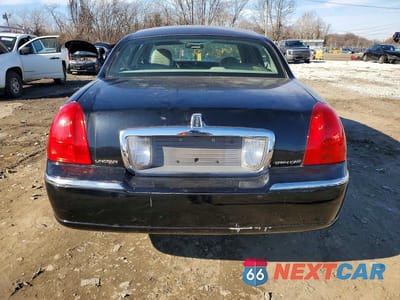 Zdjęcie 6 z 12 samochodu: 2007 LINCOLN TOWN CAR SIGNATURE LIMITED VIN:1LNHM82W37Y633686 - miniatura