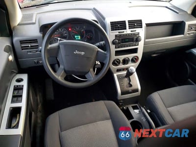 Zdjęcie 8 z 13 samochodu: 2008 JEEP COMPASS SPORT VIN:1J8FF47W68D552884 - miniatura