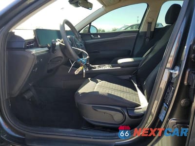 Zdjęcie 7 z 12 samochodu: 2025 KIA K5 LXS VIN:KNAG24J71S5281305 - miniatura