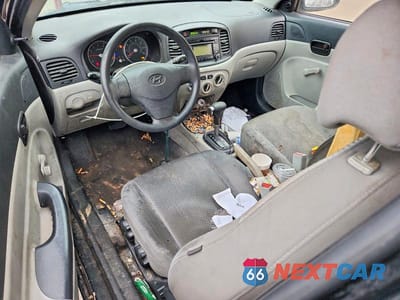 Zdjęcie 8 z 11 samochodu: 2008 HYUNDAI ACCENT VIN:KMHCM36C38U097988 - miniatura