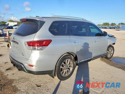 Trzecie zdjęcie samochodu z tyłu: 2016 NISS PATHFINDER VIN:5N1AR2MN4GC669839 - miniatura