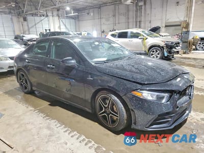 Czwarte zdjęcie samochodu z boku: 2021 MERCEDES-BENZ A 35 AMG VIN:W1K3G5BB7MJ323178 - miniatura