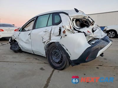 Drugie zdjęcie samochodu z przodu: 2024 TOYOTA COROLLA CROSS L VIN:7MUAAAAG7RV084207 - miniatura