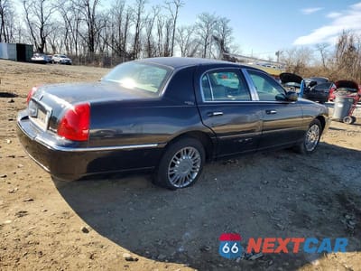 Trzecie zdjęcie samochodu z tyłu: 2007 LINCOLN TOWN CAR SIGNATURE LIMITED VIN:1LNHM82W37Y633686 - miniatura