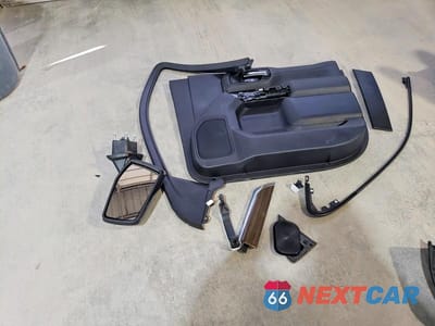Zdjęcie 12 z 13 samochodu: 2019 CHEVROLET SILVERADO C1500 RST VIN:1GCRWDED9KZ325088 - miniatura
