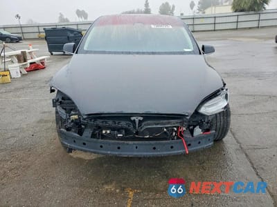 Piąte zdjęcie samochodu w środku: 2017 TESLA MODEL X VIN:5YJXCBE2XHF049392 - miniatura