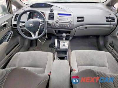 Zdjęcie 8 z 12 samochodu: 2010 HONDA CIVIC LX VIN:19XFA1F52AE086274 - miniatura