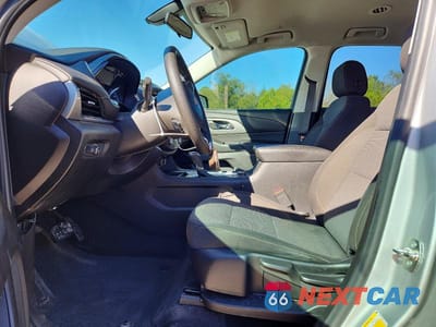 Zdjęcie 7 z 12 samochodu: 2019 CHEVROLET TRAVERSE LS VIN:1GNERFKW6KJ117179 - miniatura