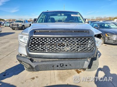 Piąte zdjęcie samochodu w środku: 2016 TOYOTA TUNDRA CREWMAX SR5 VIN:5TFDW5F10GX561975 - miniatura