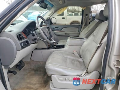 Zdjęcie 7 z 12 samochodu: 2007 CHEVROLET SUBURBAN C1500 VIN:1GNFC160X7J237654 - miniatura