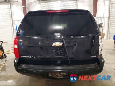 Zdjęcie 6 z 13 samochodu: 2007 CHEVROLET SUBURBAN K1500 VIN:3GNFK16387G148874 - miniatura