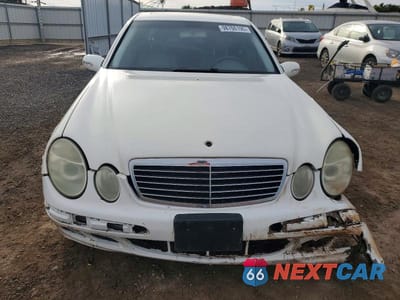 Piąte zdjęcie samochodu w środku: 2005 MERCEDES-BENZ E 500 VIN:WDBUF70J05A663764 - miniatura