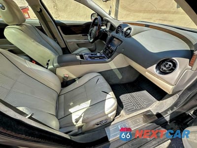 Piąte zdjęcie samochodu w środku: 2011 JAGUAR XJL VIN:SAJWA2GB8BLV15633 - miniatura