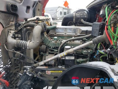 Zdjęcie 9 z 10 samochodu: 2023 VOLVO VN VNL VIN:4V4NC9EH7PN612987 - miniatura