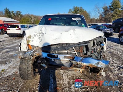 Piąte zdjęcie samochodu w środku: 2004 GMC NEW SIERRA K1500 VIN:1GTEK19T84Z281923 - miniatura