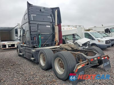 Trzecie zdjęcie samochodu z tyłu: 2006 VOLVO VNL SEMI TRUCK VIN:4V4NC9GH66N442911 - miniatura