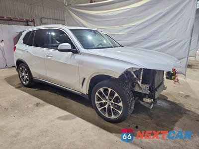 Czwarte zdjęcie samochodu z boku: 2021 BMW X5 XDRIVE40I VIN:5UXCR6C01M9H45229 - miniatura