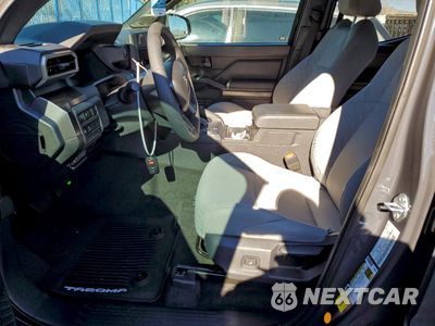 Zdjęcie 7 z 14 samochodu: 2025 TOYOTA TACOMA DOUBLE CAB VIN:3TMKB5FN6SM050324 - miniatura