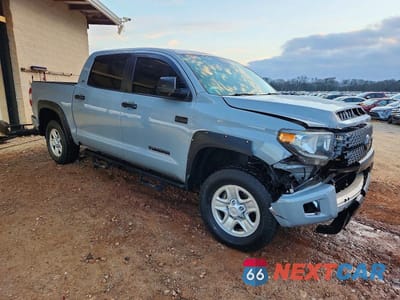 Czwarte zdjęcie samochodu z boku: 2020 TOYOTA TUNDRA SR5 VIN:5TFDY5F18LX946754 - miniatura