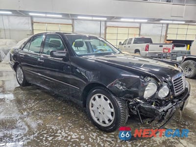 Czwarte zdjęcie samochodu z boku: 1999 MERCEDES-BENZ E 320 4MATIC VIN:WDBJF82H3XX019971 - miniatura