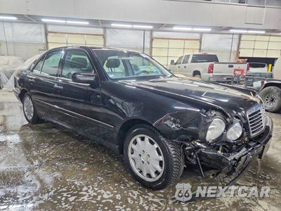 Czwarte zdjęcie samochodu z boku: 1999 MERCEDES-BENZ E 320 4MATIC VIN:WDBJF82H3XX019971 - miniatura