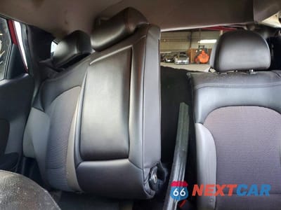 Zdjęcie 10 z 13 samochodu: 2011 HYUNDAI TUCSON GLS VIN:KM8JU3AC1BU174217 - miniatura