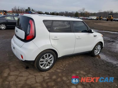 Trzecie zdjęcie samochodu z tyłu: 2018 KIA SOUL + VIN:KNDJP3A53J7898131 - miniatura